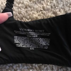 Victoria’s Secret bombshell 32c